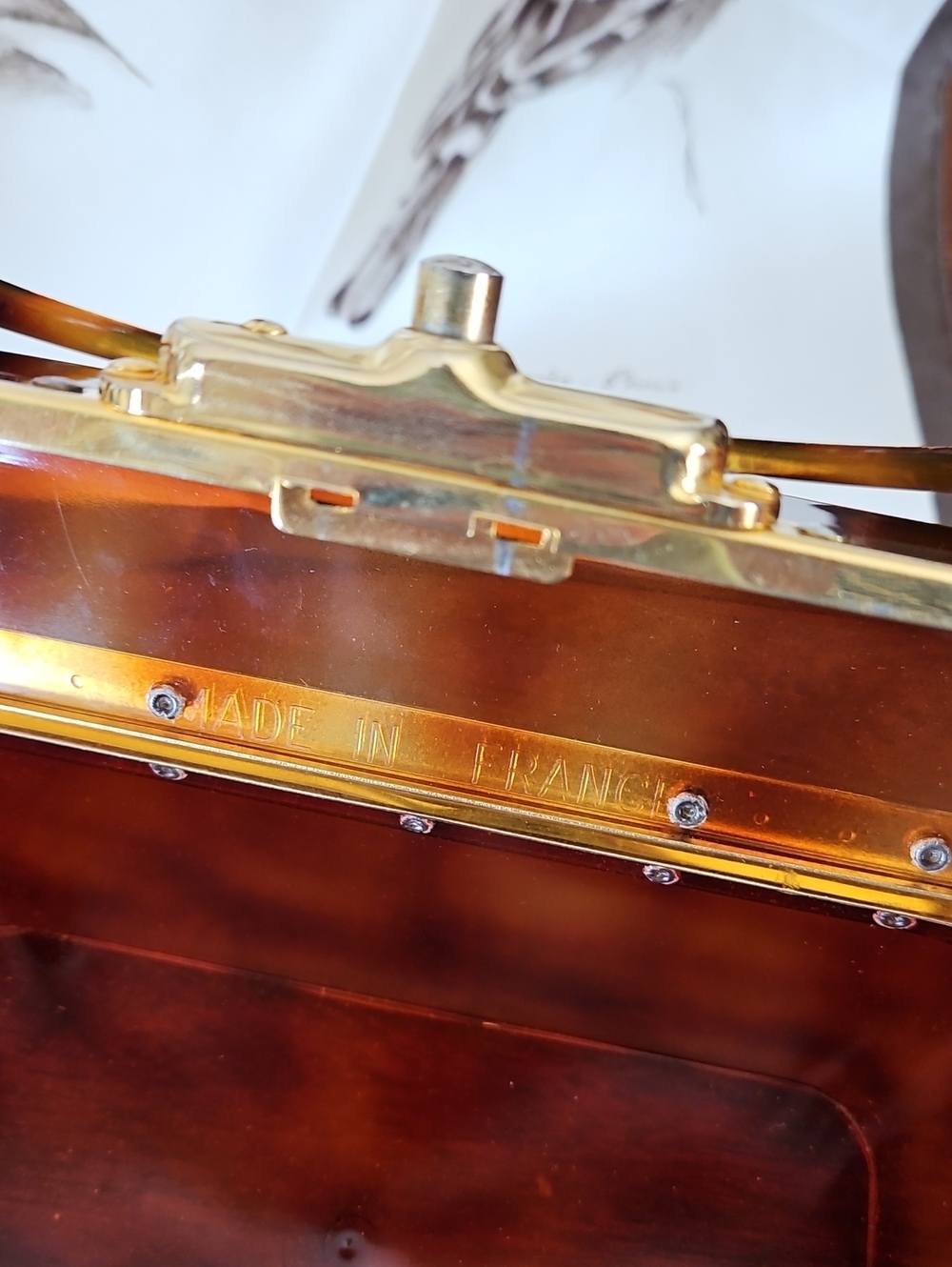 Vintage 1970s French Tortoiseshell Lucite Trunk Purse Amber/Brown - Gold Trim - Picture 9 of 16